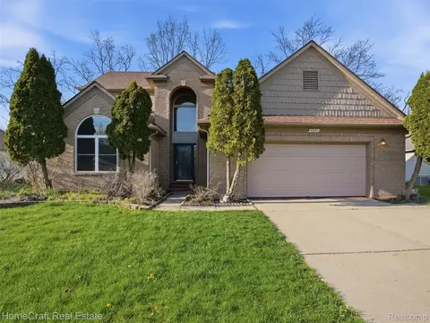 4687 Sycamore Dr, Ypsilanti, MI 48197