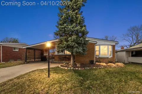 22613 Avalon St, Saint Clair Shores, MI 48080