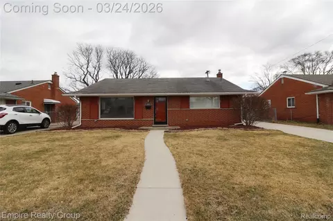 6444 Sunset St, Garden City, MI 48135