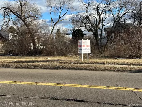 3302 E 7 Mile Rd, Detroit, MI 48234