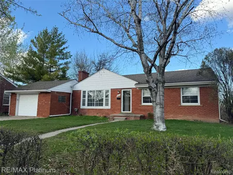 3830 Ravena Ave, Royal Oak, MI 48073