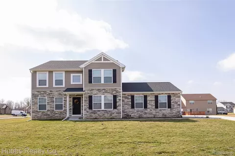 7340 Westminster Cir, Grand Blanc, MI 48439
