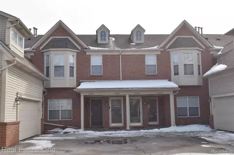 43513 Pendleton Cir, Sterling Heights, MI 48313