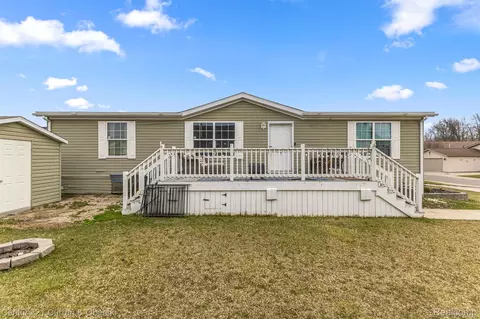 24702 Manchester, Flat Rock, MI 48134