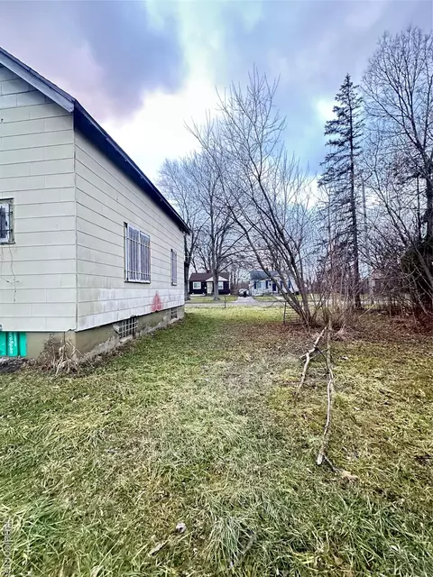 Exterior - 4816 Glenn Ave, Flint, MI 48505 photo 3 of 5