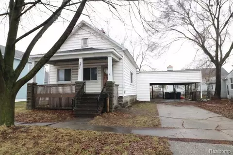 202 Elm St, Bay City, MI 48706