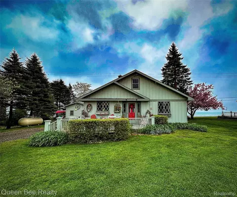 2109 S Lakeshore Rd, Sand Beach, MI 48441