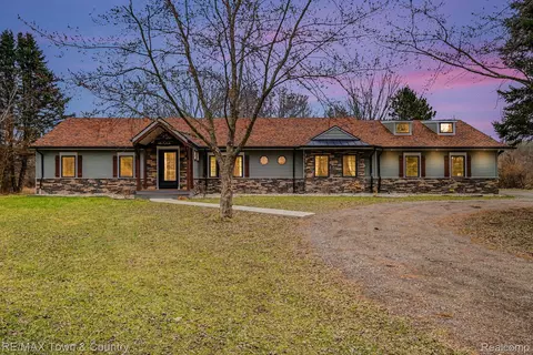 1282 N Van Vleet Rd, Clayton, MI 48433