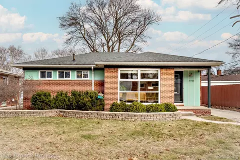 24460 Rosewood St, Oak Park, MI 48237