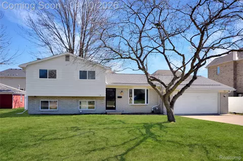 45064 Hecker Dr, Utica, MI 48317