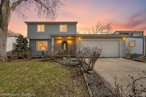 472 Westlawn St, Ypsilanti, MI 48197