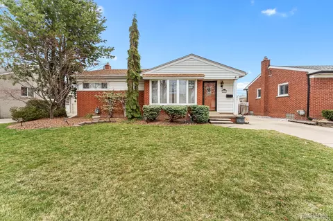 15225 Poplar St, Southgate, MI 48195