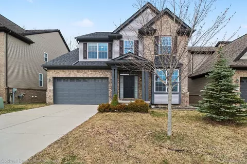 4817 W Stonegate Cir, Orion, MI 48359