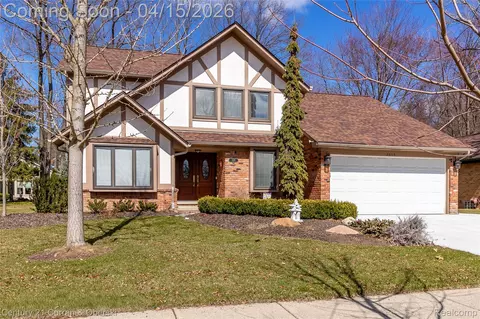 2695 Ronald Dr, Troy, MI 48085