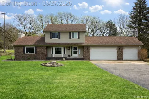 3067 Covey Hl, Oxford, MI 48371