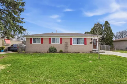 33519 Balmoral St, Westland, MI 48185