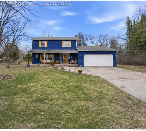5371 Tuliptree Ct, Flint, MI 48532