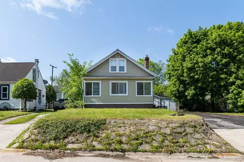 315 Brain Ave, Belleville, MI 48111