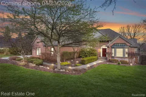 8183 Caribou Lake Ln, Springfield, MI 48346