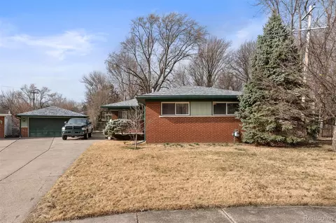 9261 Brady Ct, Redford, MI 48239