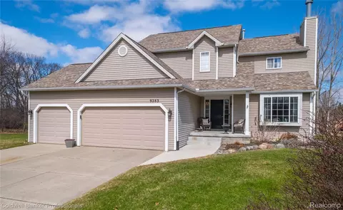 9283 Betsie Dr, Grand Blanc, MI 48439