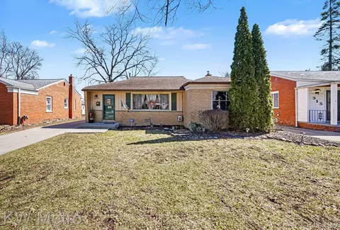 311 Pioneer Dr, Pontiac, MI 48341