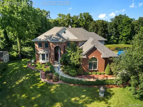 281 Mead Rd, Oakland, MI 48306