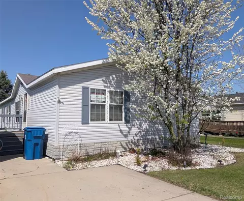 8 Brookfield, Swartz Creek, MI 48473