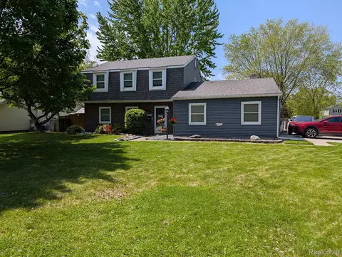 2769 Renshaw Dr, Troy, MI 48085