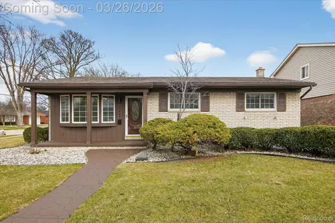 31040 Champine St, Saint Clair Shores, MI 48082