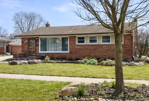 35327 W Chicago St, Livonia, MI 48150
