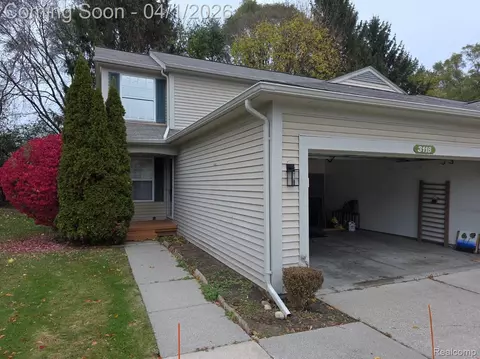 3118 Megan Dr #13, Waterford, MI 48328