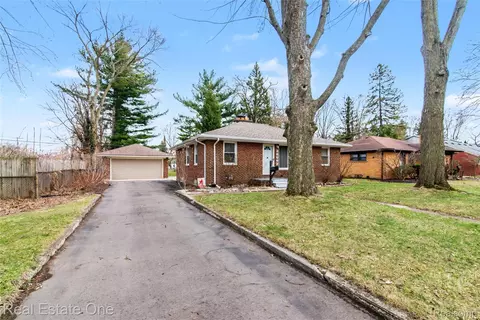 20082 Garfield, Redford, MI 48240