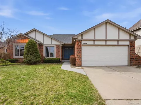 46689 Barbara Dr, Macomb, MI 48044