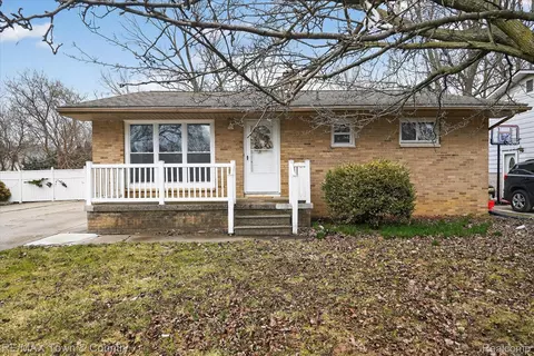 3384 Clement St, Flint, MI 48504