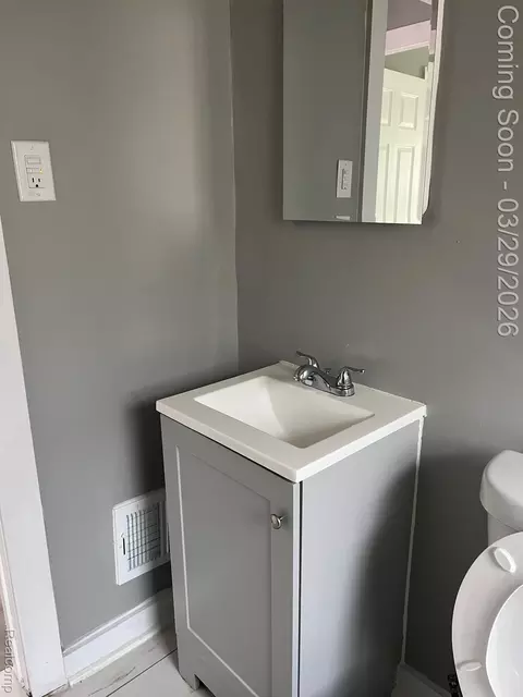 9078 Artesian St, Detroit, MI 48228 photo 9