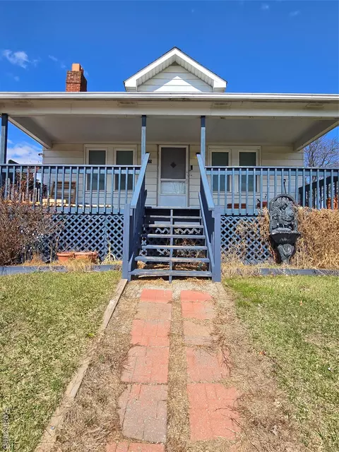 18635 Meier St, Roseville, MI 48066