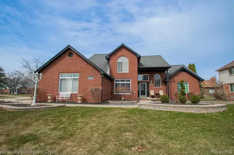 4831 Homestead Dr, Sterling Heights, MI 48314