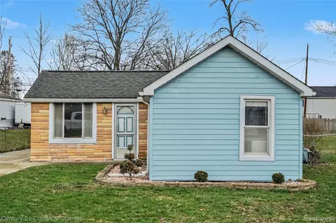 23674 Cora St, Brownstown, MI 48183