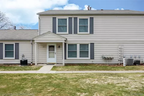 2606 Wildwood Ct, Orion, MI 48360