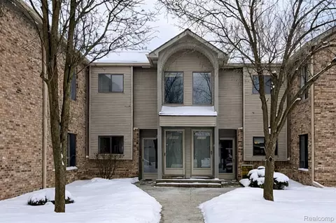 42739 Lilley Pointe Dr, Canton, MI 48187