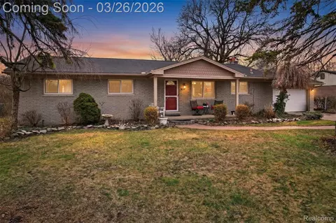447 Lange Dr, Troy, MI 48098