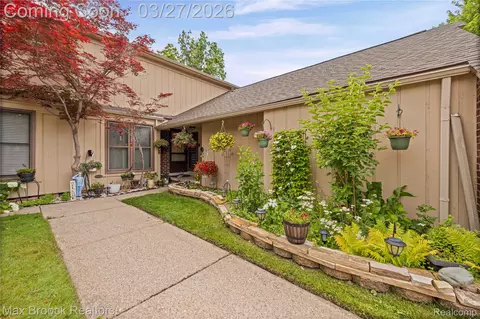 31723 Forest Ln, Warren, MI 48093