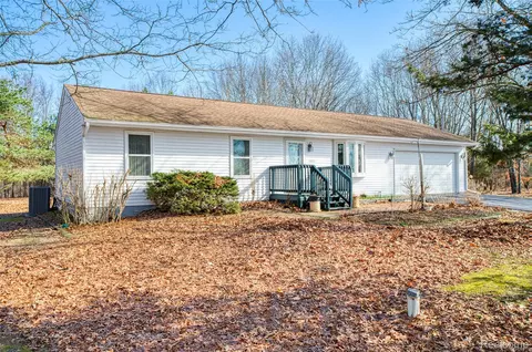 19876 Doyle Rd, Unadilla, MI 48137