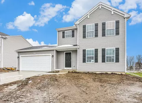 731 Woodvalley Ct, Corunna, MI 48817