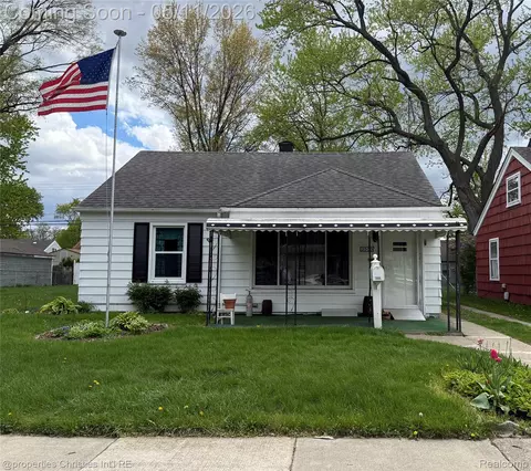 2000 Moorhouse St, Ferndale, MI 48220