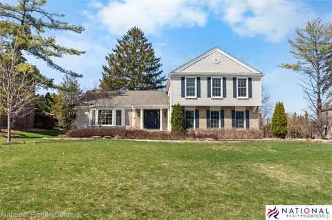 3412 Buckingham Trl, West Bloomfield, MI 48323