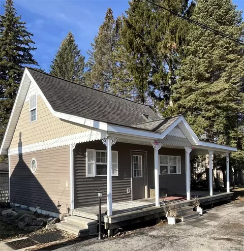 6066 River Rd, East China, MI 48054