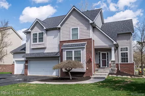 5716 Lancaster Ln, Commerce, MI 48382