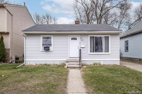957 E Meyers Ave, Hazel Park, MI 48030